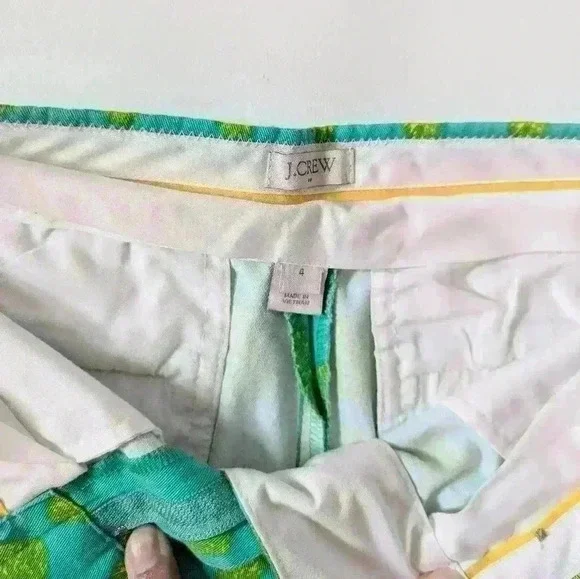 Green J.Crew Factory Pineapple Low Rise Shorts Size 4 - Picture 2 of 3